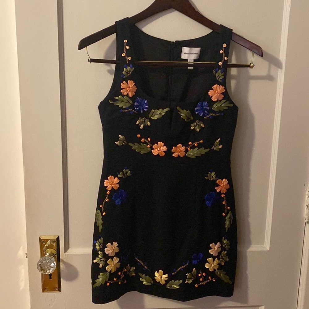 alice McCALL Dress. Size:4. Ribbon embroidered. Sleeveless-Thigh length.